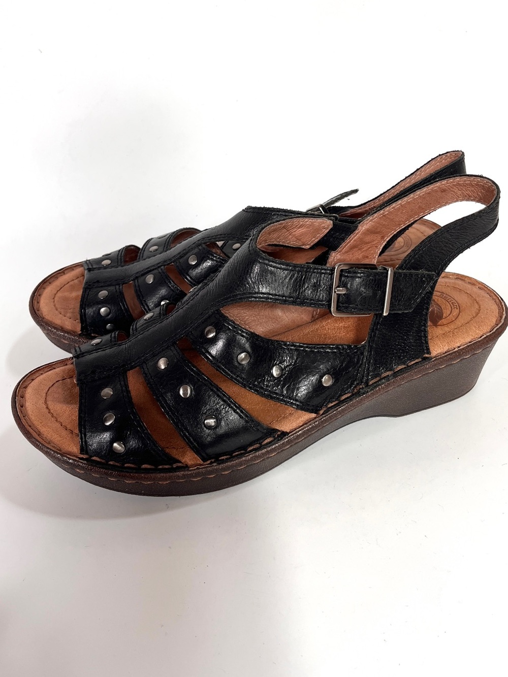 NURTURE black leather sandals with back strap and buckle closure- 8.5